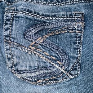 Silver Jeans Women’s SUKI 28 X 28 Blue Bootcut Lowrise Fancy Pockets 99% Cotton